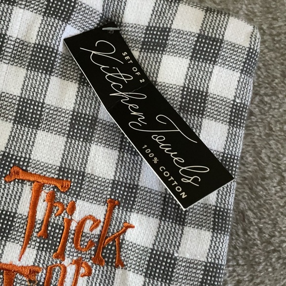 Set of TWO Trick or Treat Black cat Halloween dish towels NWT - Picture 4 of 5